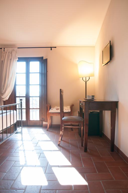 Agriturismo Borgo Tra Gli Olivi Кастильон-Фьорентино Номер фото
