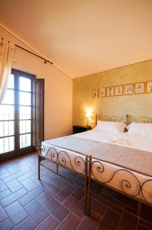 Agriturismo Borgo Tra Gli Olivi Кастильон-Фьорентино Экстерьер фото