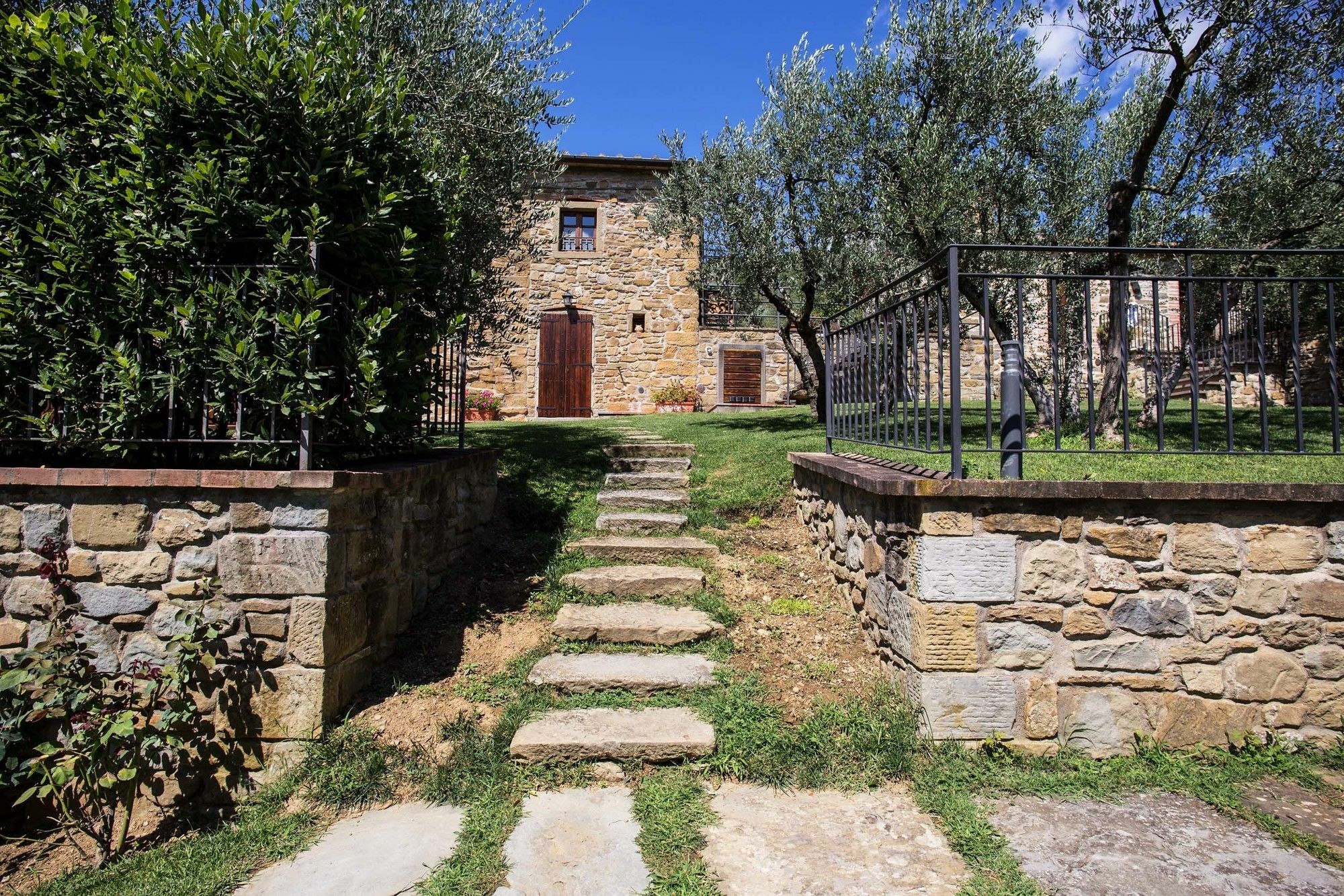 Agriturismo Borgo Tra Gli Olivi Кастильон-Фьорентино Экстерьер фото